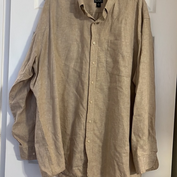 Jos. A. Bank Traveler’s Collection linen shirt - Picture 2 of 7